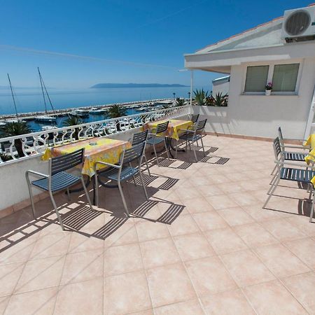 Apartments Milana Тучепи Екстер'єр фото